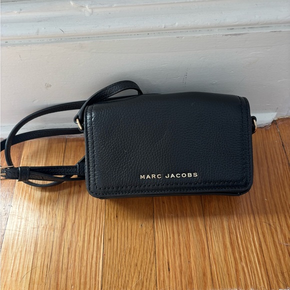 Marc Jacob’s Grove Leather Mini Crossbody Purse - Picture 2 of 4